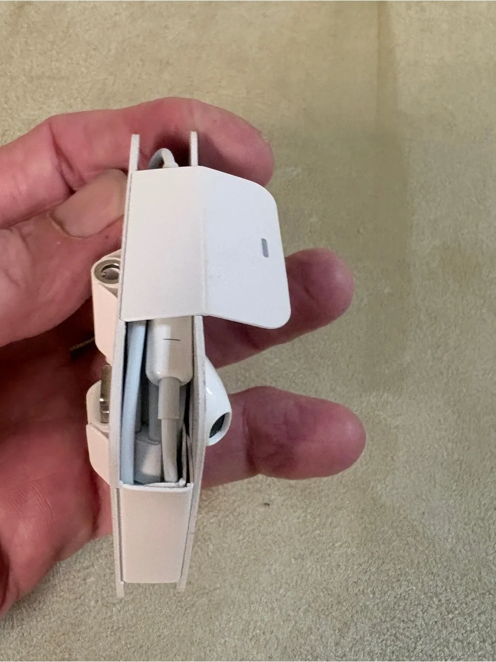 Apple White Lightning to 3.5mm Headphone Adapter and earbuds